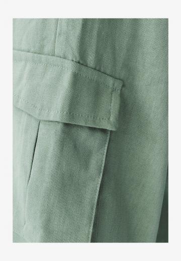 Брюки с накладными карманами