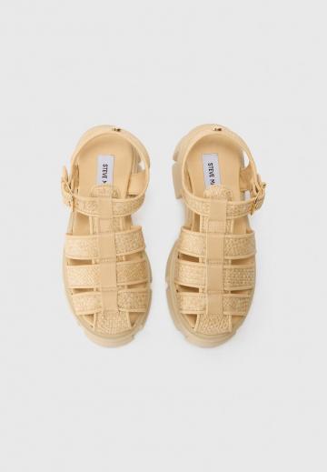 Босоножки на танкетке