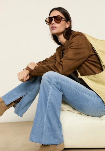 Клешеные джинсы