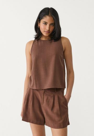 Блузка без рукавов