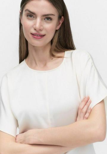 Атласная блузка