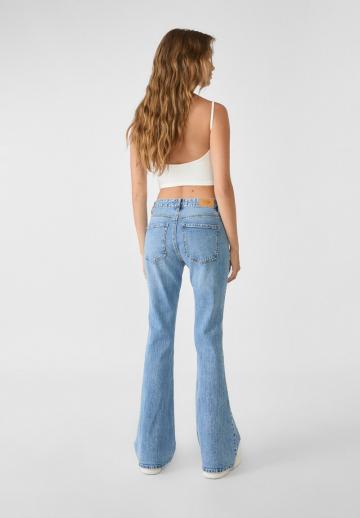 Клешеные джинсы