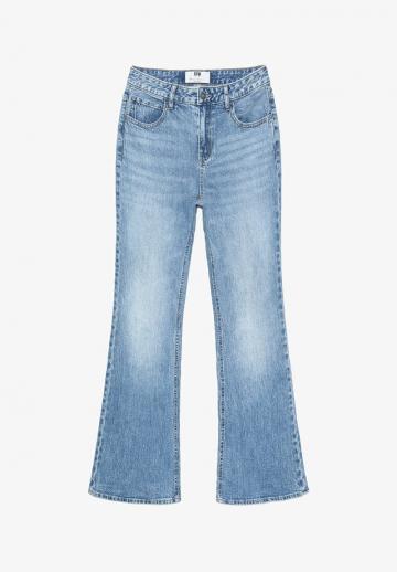 Клешеные джинсы