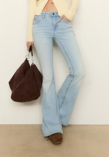 Клешеные джинсы