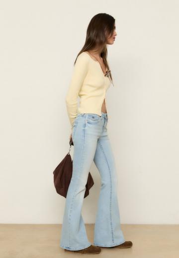 Клешеные джинсы