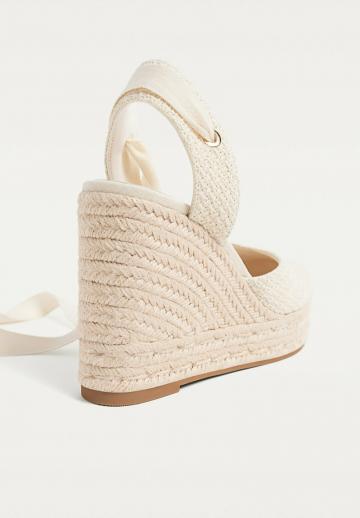 Туфли на танкетке