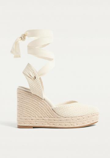 Туфли на танкетке