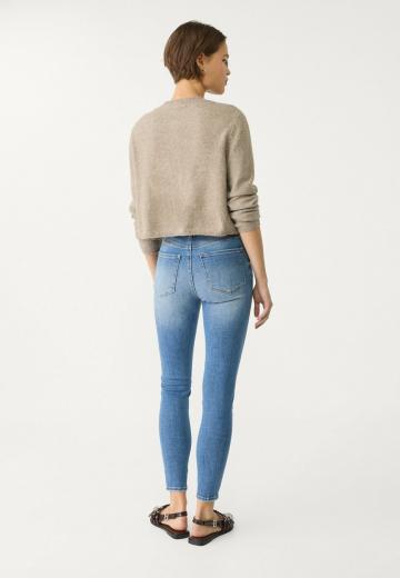 Короткие джинсы