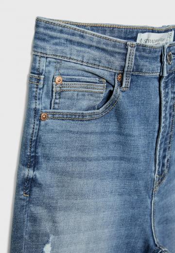 Короткие джинсы