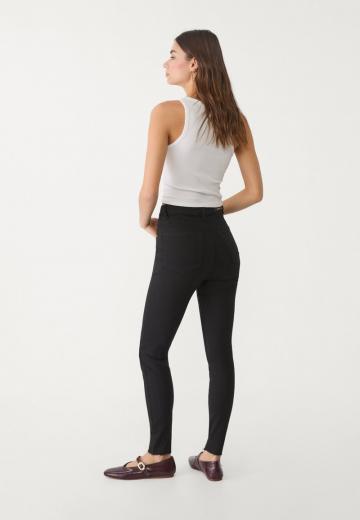 Короткие джинсы