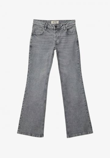 Клешеные джинсы