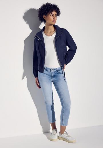 Короткие джинсы