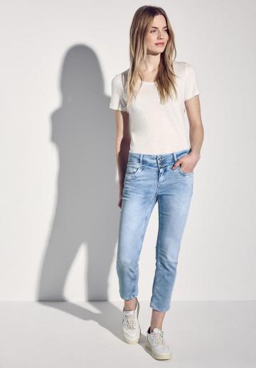 Короткие джинсы