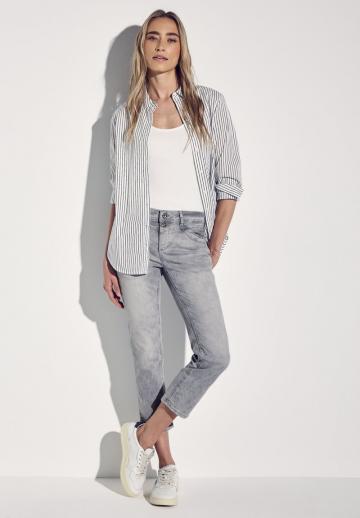 Короткие джинсы