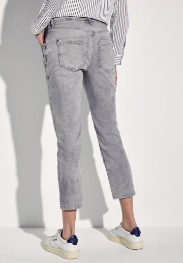 Короткие джинсы