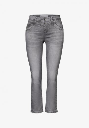 Короткие джинсы