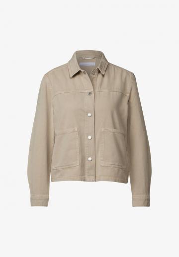 Куртка с накладнымит карманами