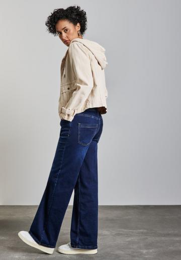 Куртка с накладнымит карманами