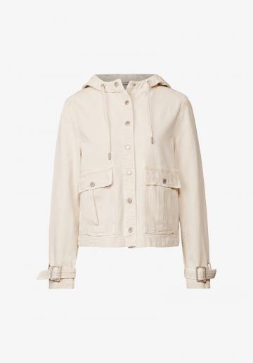 Куртка с накладнымит карманами