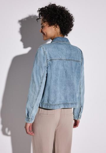 Джинсовая жилетка