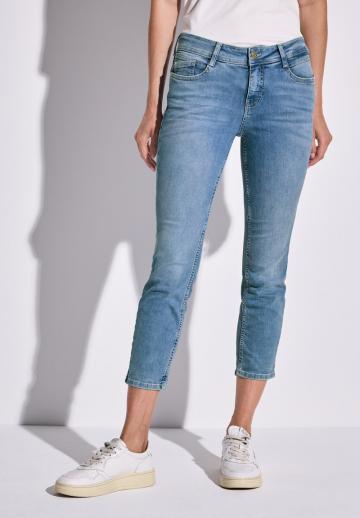 Короткие джинсы