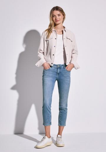 Короткие джинсы