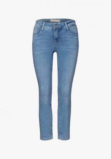 Короткие джинсы