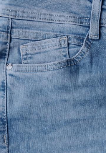 Короткие джинсы