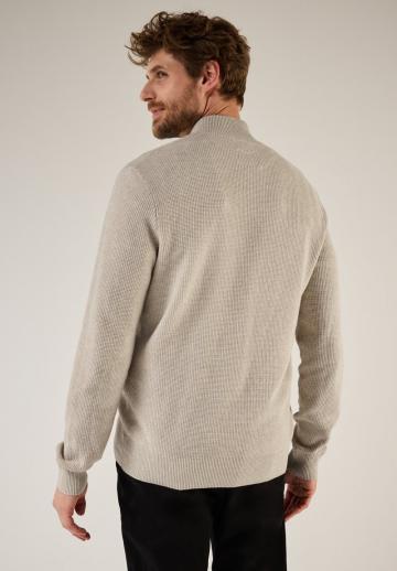 Вязаная кофта