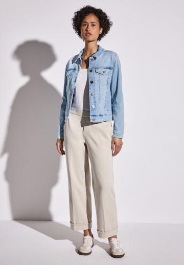 Джинсовая куртка