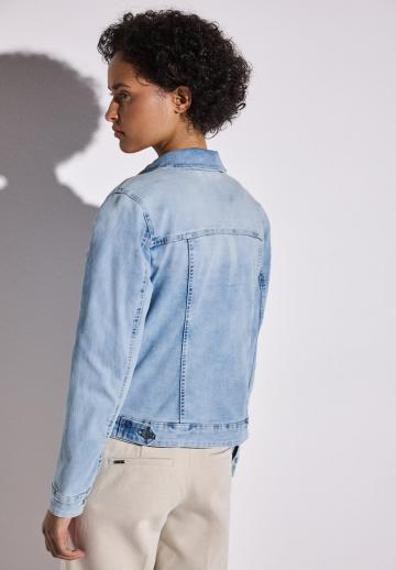 Джинсовая куртка