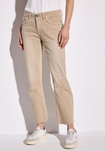 Короткие джинсы