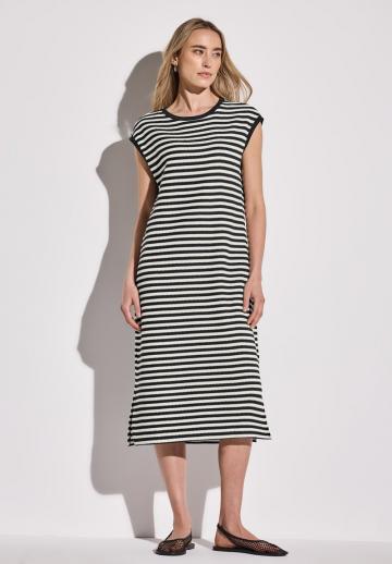 Вязаное платье