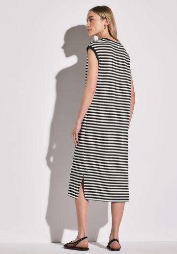 Вязаное платье