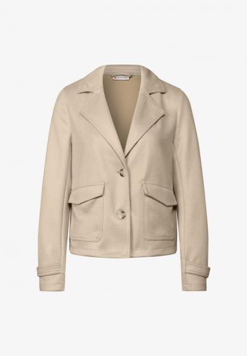 Блейзер с накладными карманами