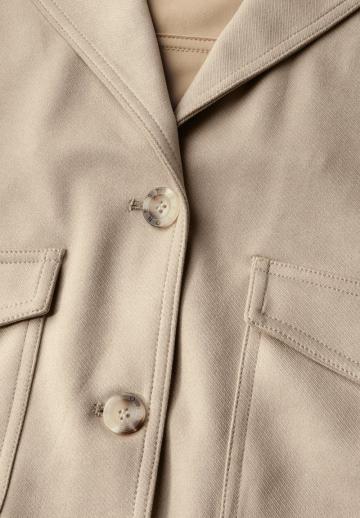 Блейзер с накладными карманами