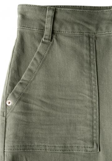 Брюки с накладными карманами