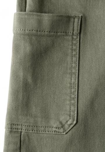 Брюки с накладными карманами