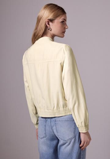 Куртка с накладнымит карманами