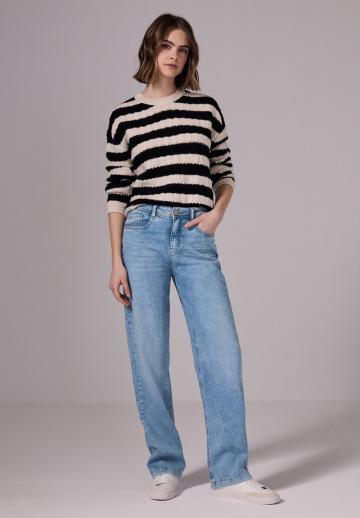 Прямые джинсы