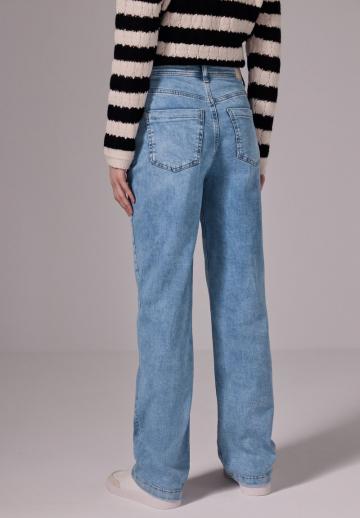 Прямые джинсы