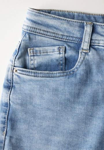 Прямые джинсы