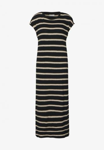 Вязаное платье