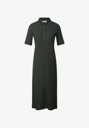 Вязаное платье