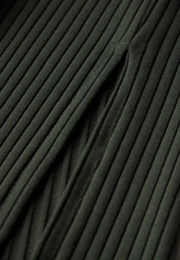 Вязаное платье