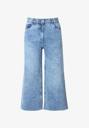 Короткие джинсы