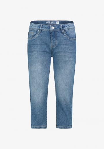 Короткие джинсы