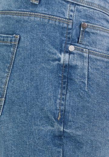 Короткие джинсы