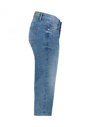 Короткие джинсы