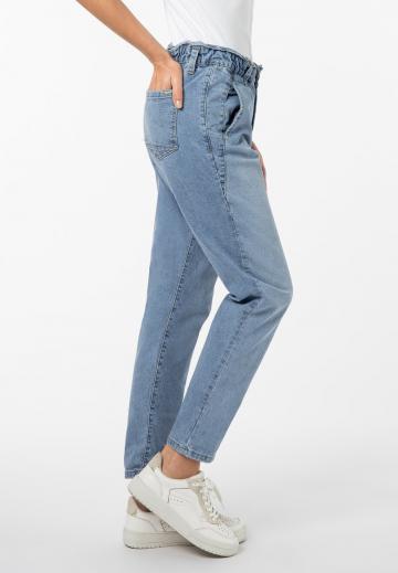 Узкие джинсы